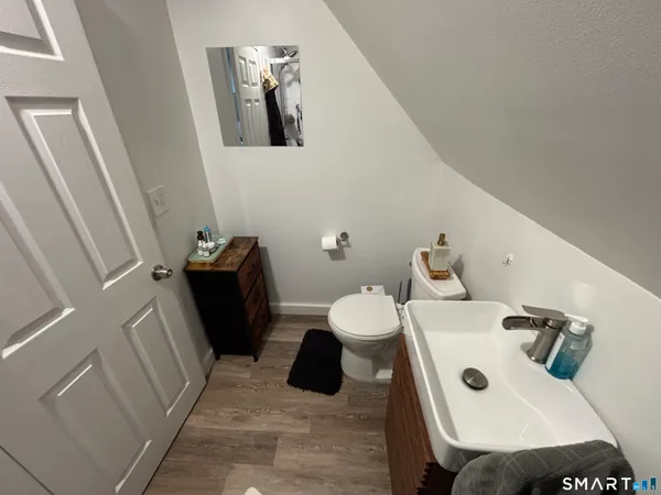 $619,000 | 8-10 Jetland Place, Bridgeport, CT 06605