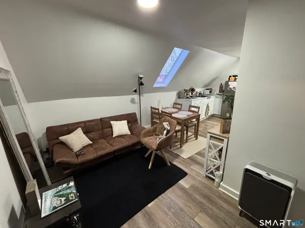 $619,000 | 8-10 Jetland Place, Bridgeport, CT 06605