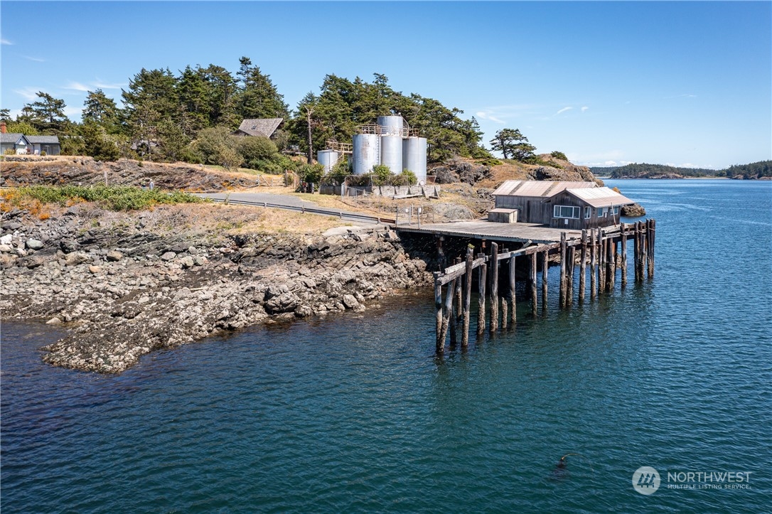 1996 Richardson Road Lopez Island, WA 98261 - Photo 4 of 16 a view of a terrace with furniture