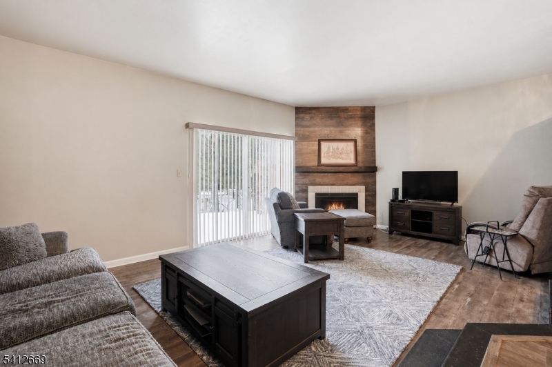 76 Hickory Way Mount Arlington, NJ 07856 - Photo 15 of 27