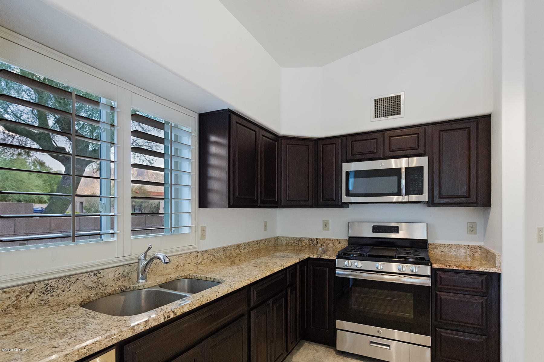 476 West Spearhead Road Tucson, AZ 85737 - Photo 5 of 23 Tucson Real Estate Photography by KC Cre