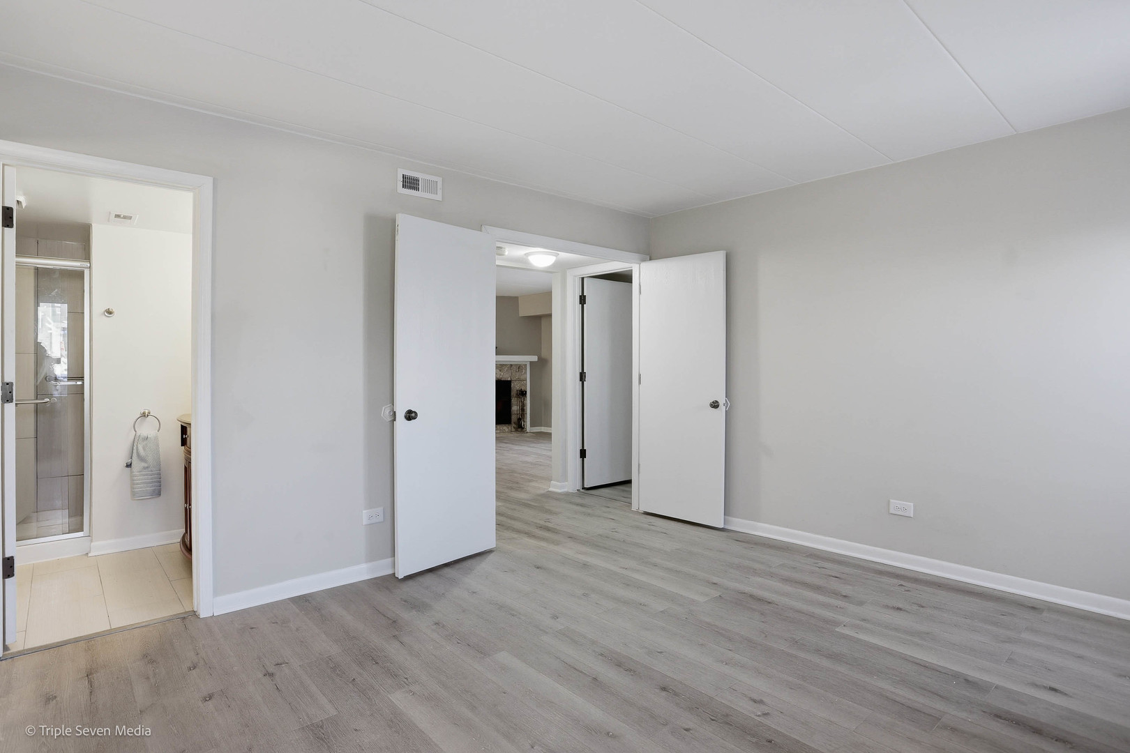 17236 Ridgeland Avenue, Unit 412 Tinley Park, IL 60477 - Photo 17 of 23 wooden floor in an empty room
