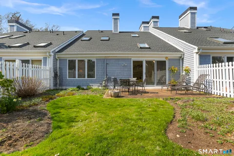 $1,099,000 | 203 Lansdowne, Unit 203, Westport, CT 06880