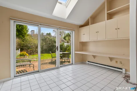 $1,099,000 | 203 Lansdowne, Unit 203, Westport, CT 06880