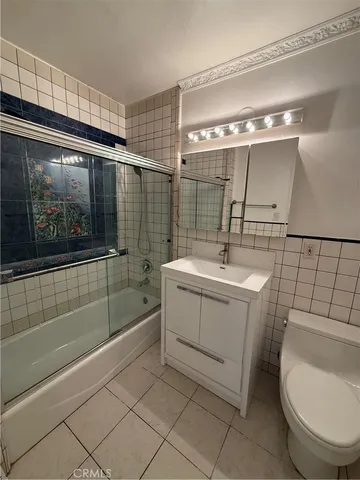 $3,900 | 19148 Saticoy Street, Reseda, CA 91335