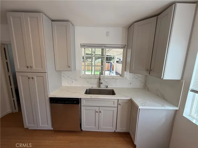 $3,900 | 19148 Saticoy Street, Reseda, CA 91335