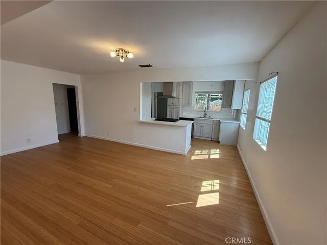 $3,900 | 19148 Saticoy Street, Reseda, CA 91335