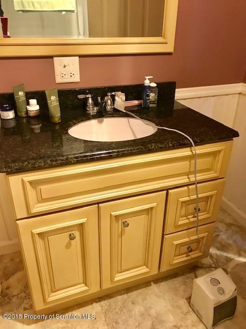 284 Manning Road Dalton, PA 18414 - Photo 13 of 33 Gallery Image 13