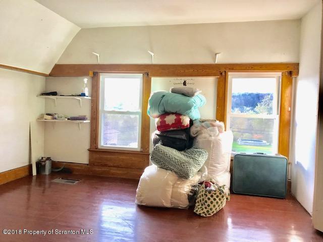 284 Manning Road Dalton, PA 18414 - Photo 15 of 33 Gallery Image 15