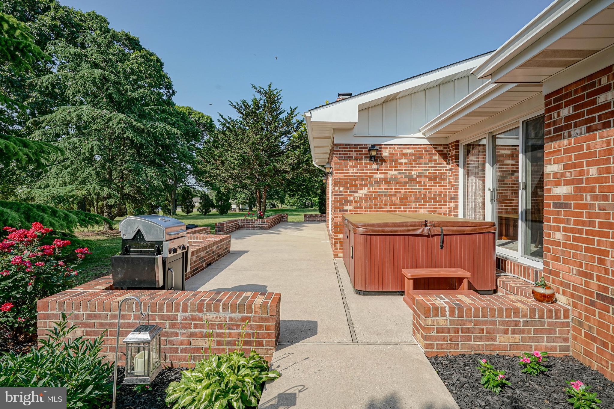 664 Union Road Mickleton, NJ 08056 - Photo 6 of 40 a view of a backyard with sitting area