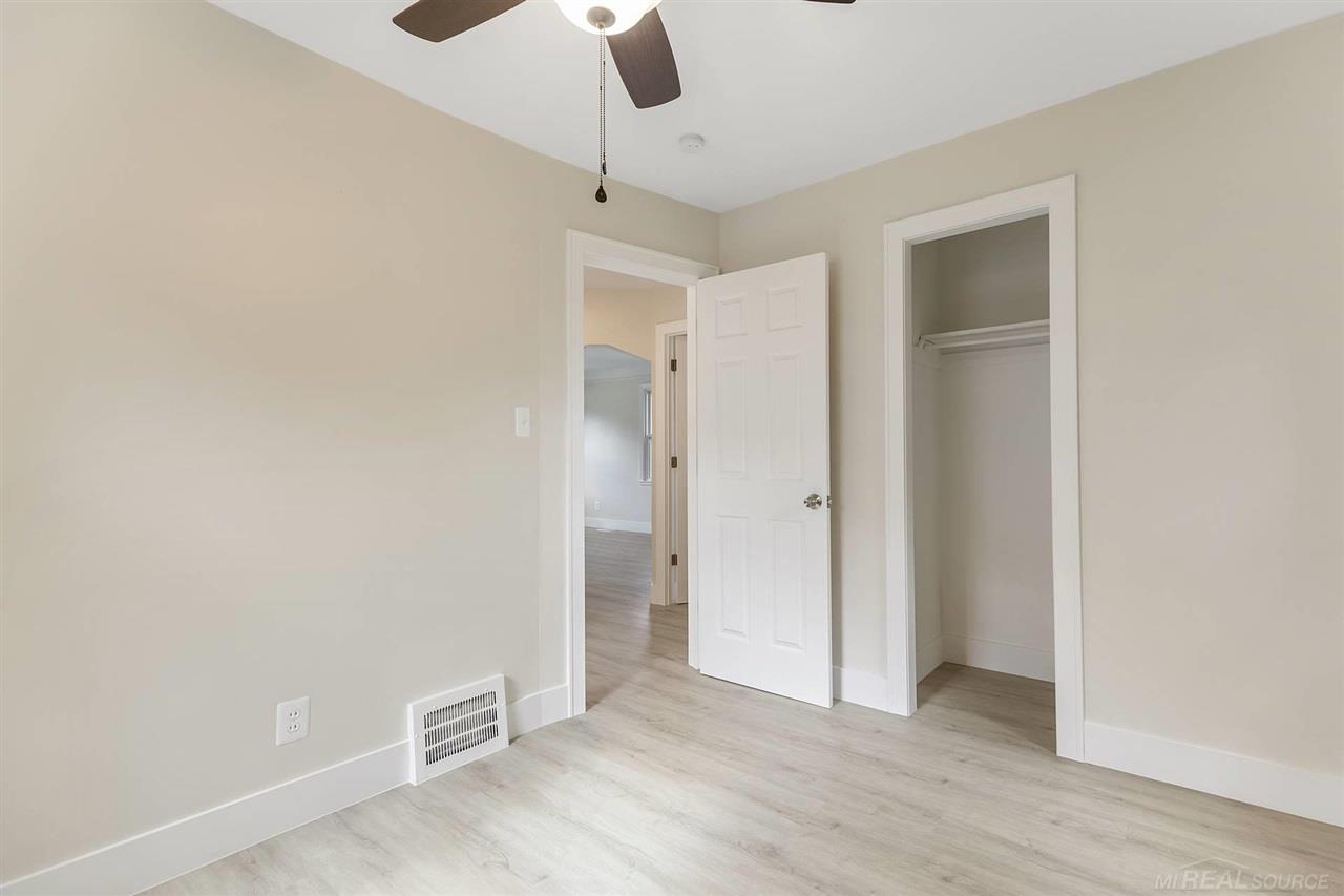 18196 Twelve Mile Road Roseville, MI 48066 - Photo 9 of 19