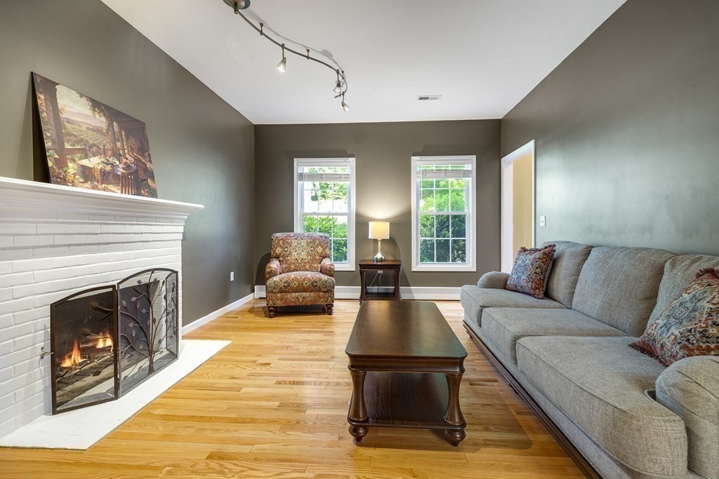 38 Meadowbrook Road Franklin, MA 02038 - Photo 15 of 42 Gallery Image 15