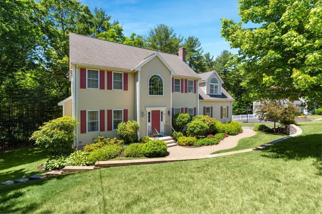 38 Meadowbrook Road Franklin, MA 02038 - Photo 2 of 42 Gallery Image 2