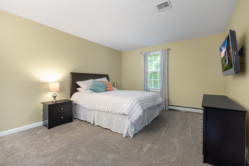 38 Meadowbrook Road Franklin, MA 02038 - Photo 24 of 42 Gallery Image 24