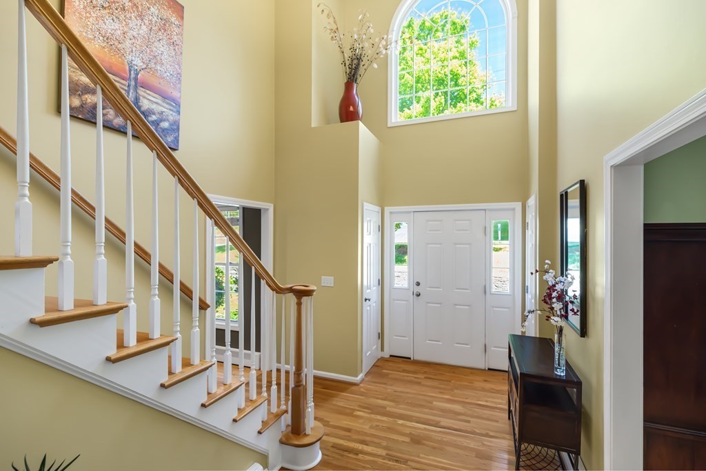 38 Meadowbrook Road Franklin, MA 02038 - Photo 5 of 42 Gallery Image 5