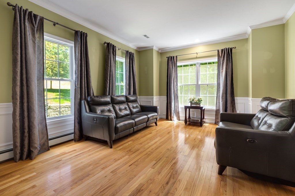 38 Meadowbrook Road Franklin, MA 02038 - Photo 6 of 42 Gallery Image 6