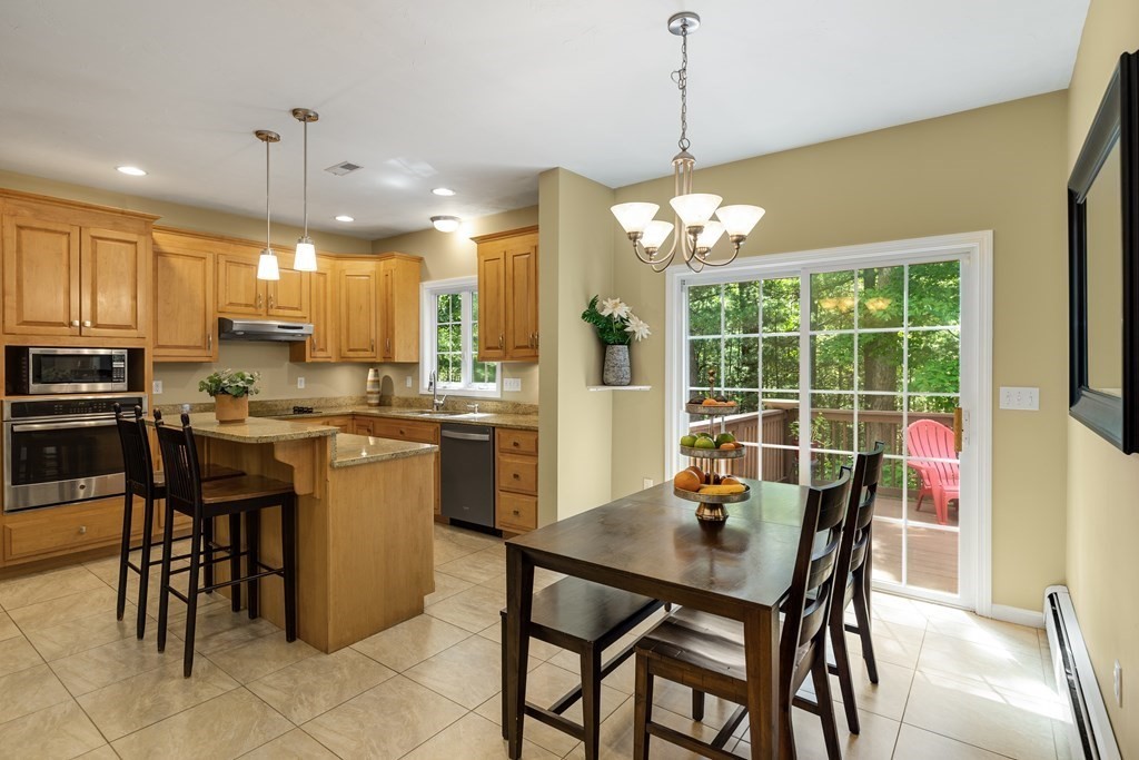 38 Meadowbrook Road Franklin, MA 02038 - Photo 7 of 42 Gallery Image 7