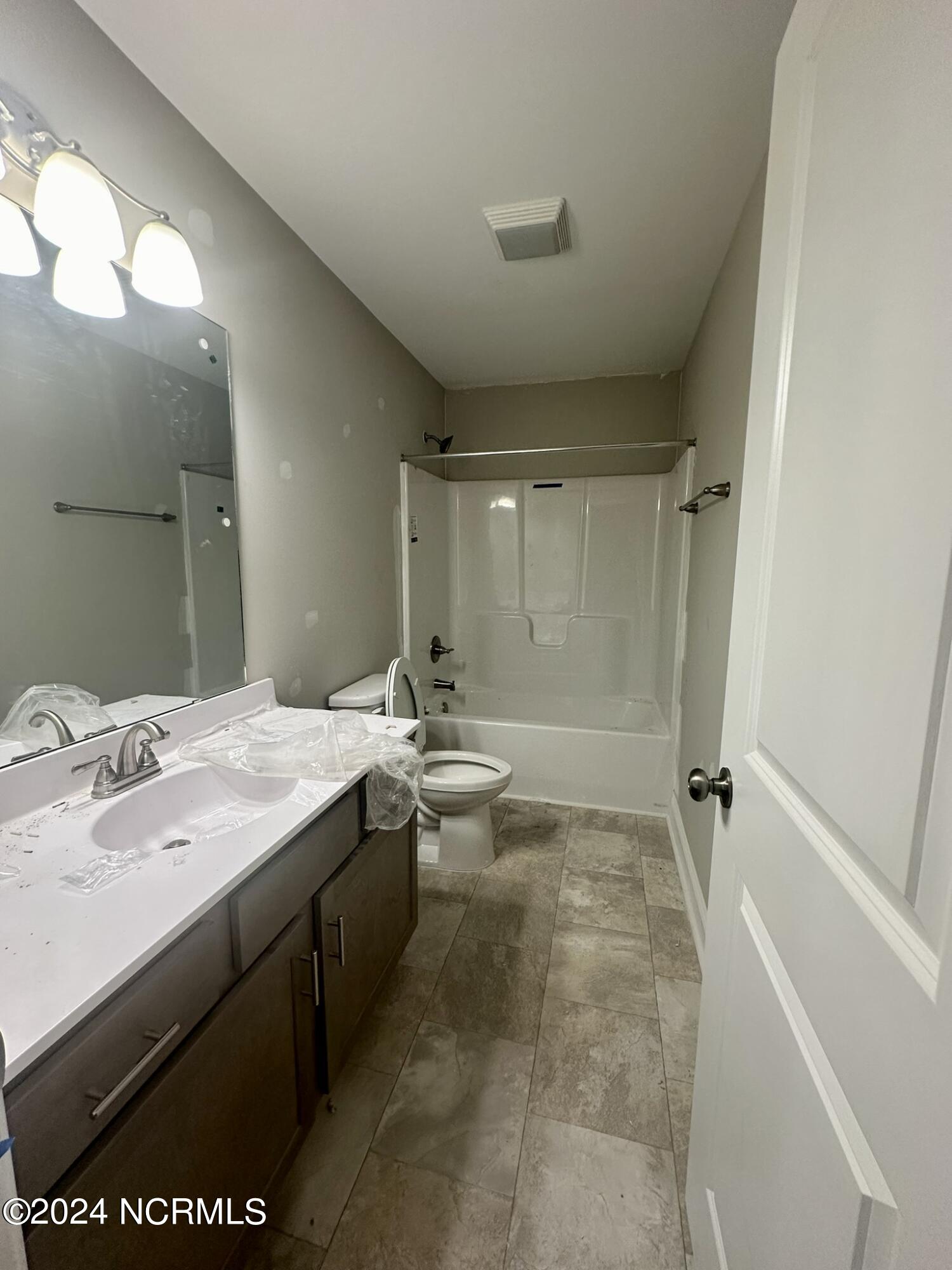 609 Queens Creek Road Hubert, NC 28539 - Photo 14 of 17 Guest Bathroom