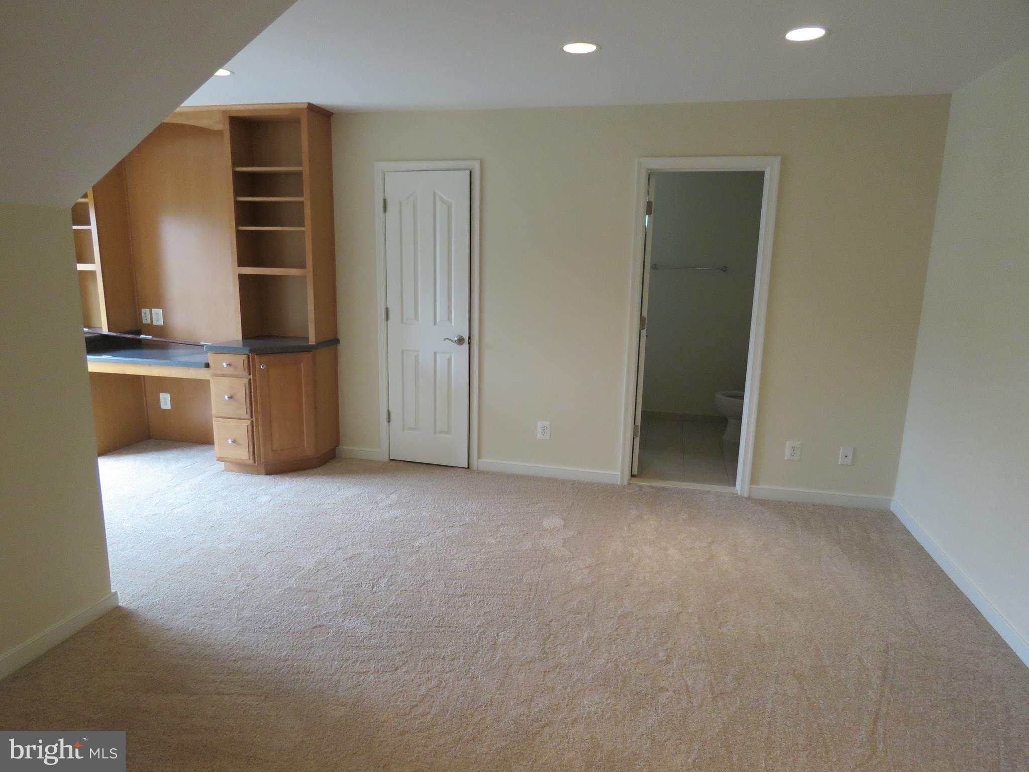 124 Standpipe Road Culpeper, VA 22701 - Photo 9 of 30 5th bedroom w/built in's & full bath
