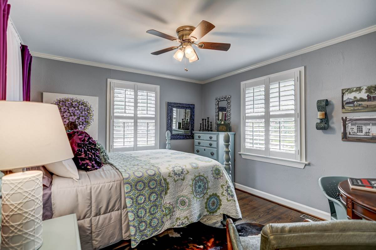 915 Mills Street Raleigh, NC 27608 - Photo 12 of 26 Photo 12