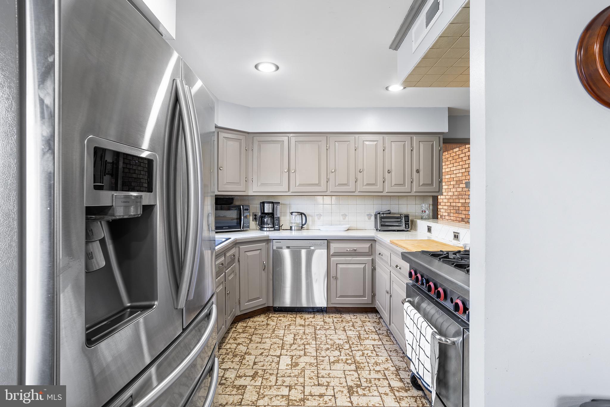 93 Potts Road Robbinsville, NJ 08691 - Photo 7 of 37