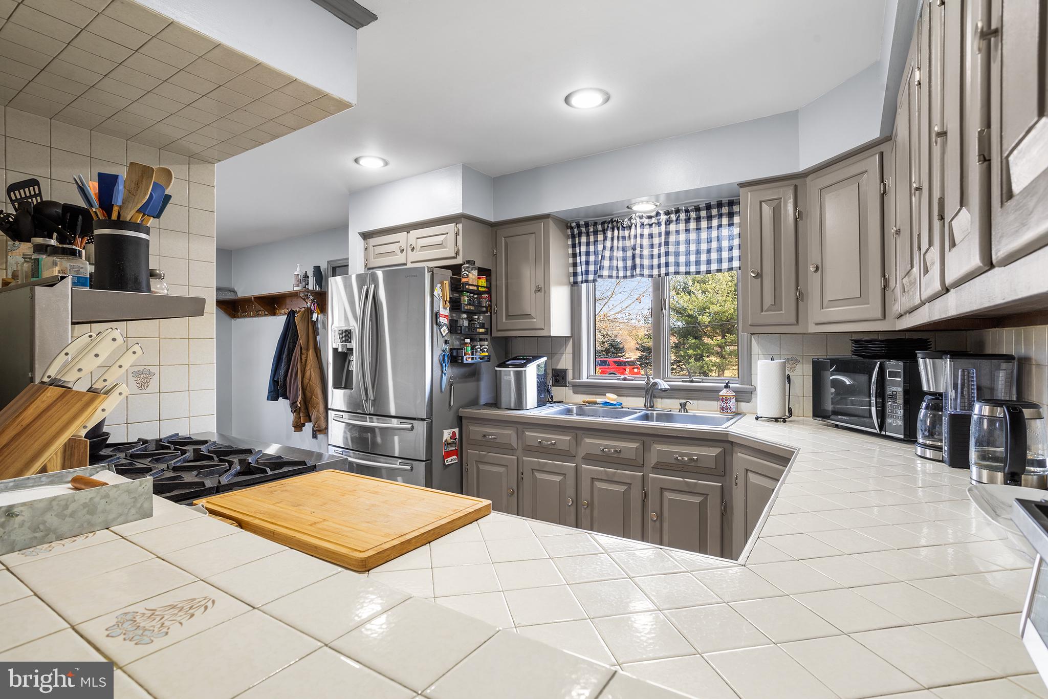 93 Potts Road Robbinsville, NJ 08691 - Photo 9 of 37