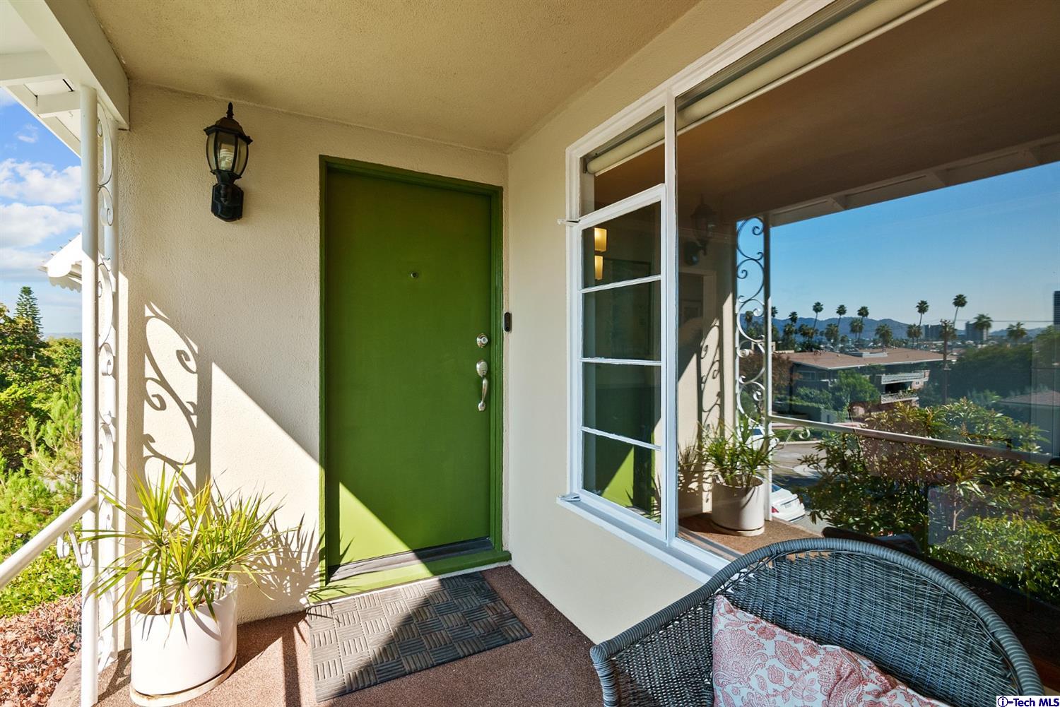 107 East Kenneth Road Glendale, CA 91207 - Photo 17 of 55 Gallery Image 17