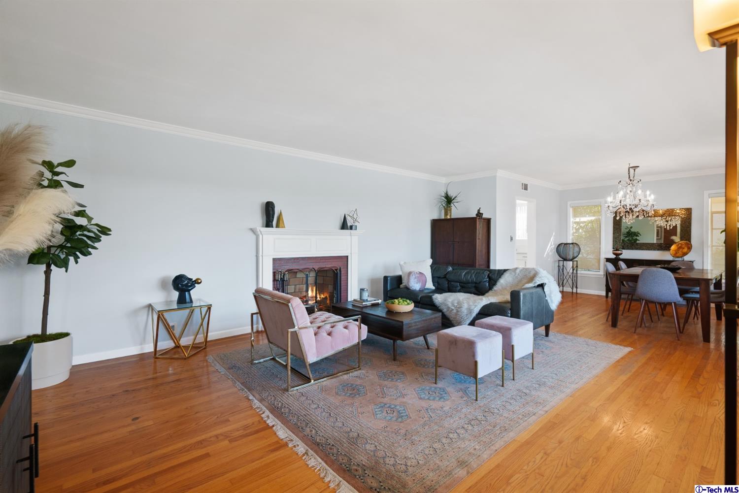 107 East Kenneth Road Glendale, CA 91207 - Photo 18 of 55 Gallery Image 18