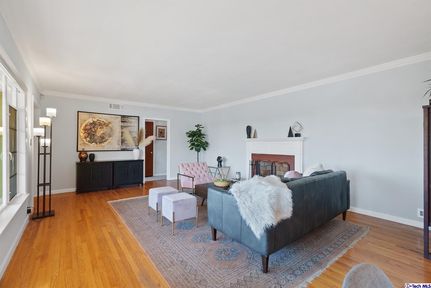 107 East Kenneth Road Glendale, CA 91207 - Photo 20 of 55 Gallery Image 20