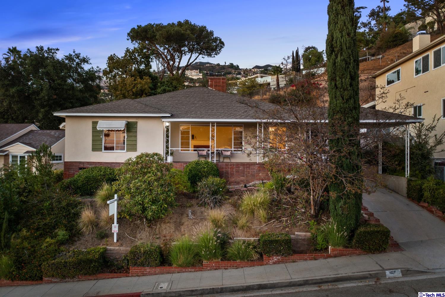 107 East Kenneth Road Glendale, CA 91207 - Photo 3 of 55 Gallery Image 3