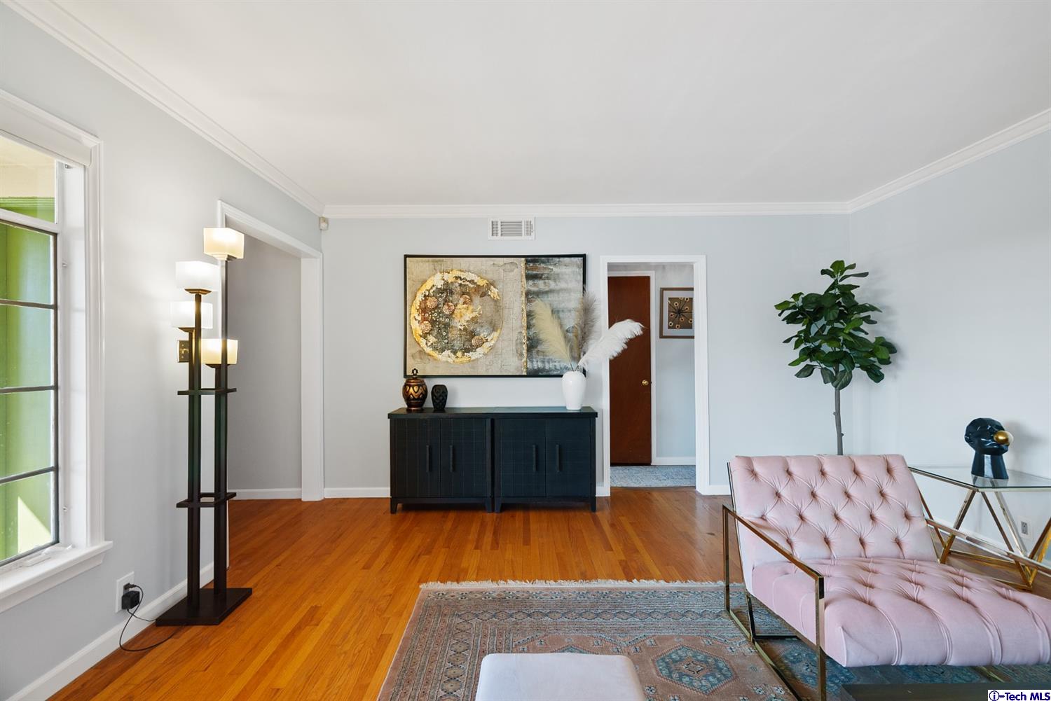 107 East Kenneth Road Glendale, CA 91207 - Photo 21 of 55 Gallery Image 21