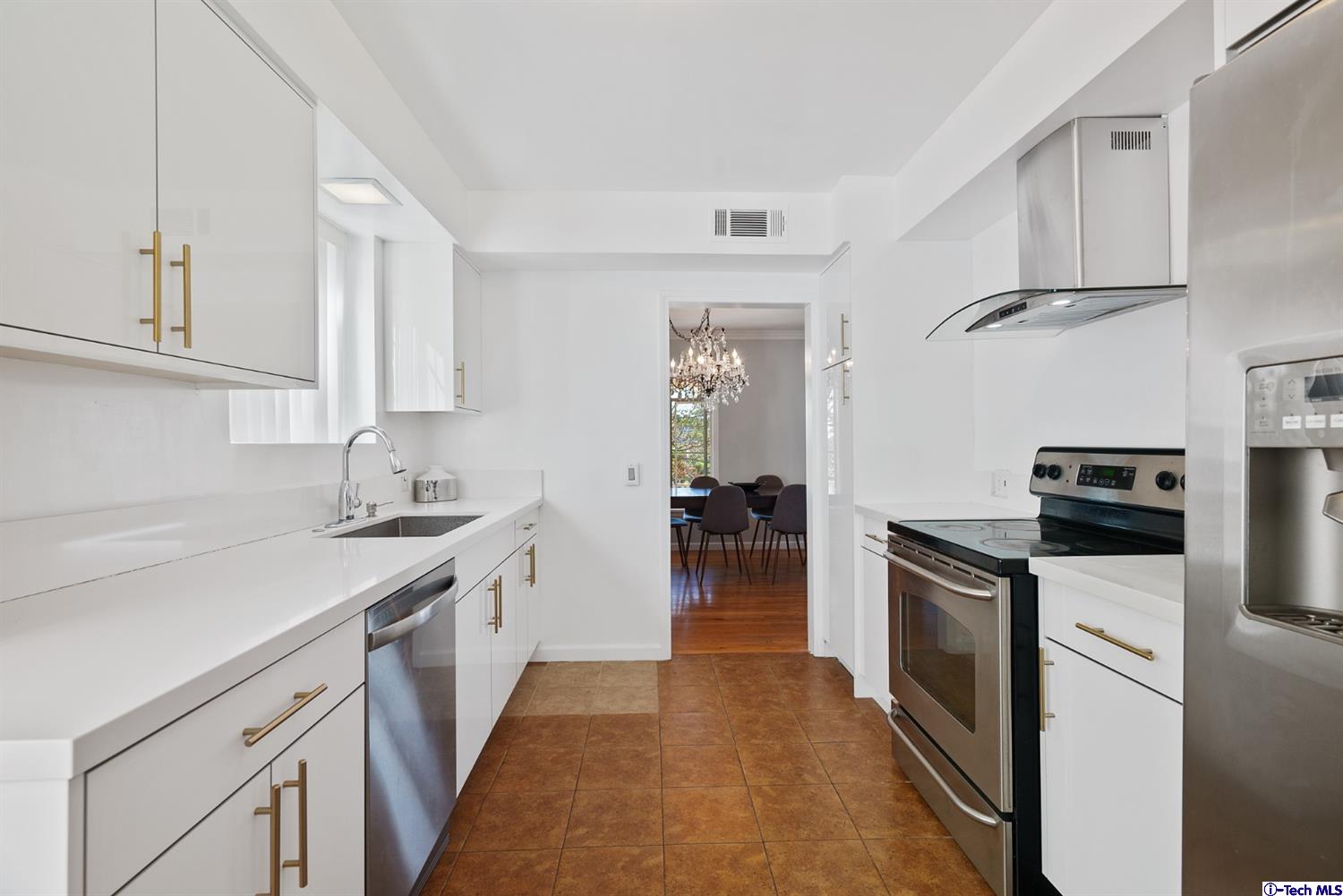 107 East Kenneth Road Glendale, CA 91207 - Photo 29 of 55 Gallery Image 29