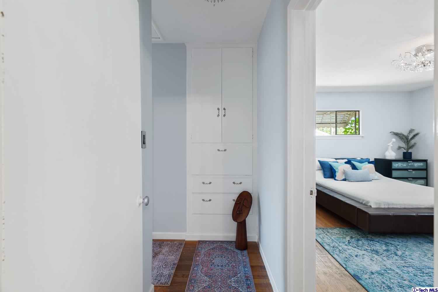 107 East Kenneth Road Glendale, CA 91207 - Photo 37 of 55 Gallery Image 37
