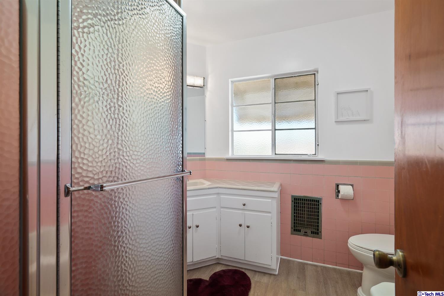 107 East Kenneth Road Glendale, CA 91207 - Photo 41 of 55 Gallery Image 41