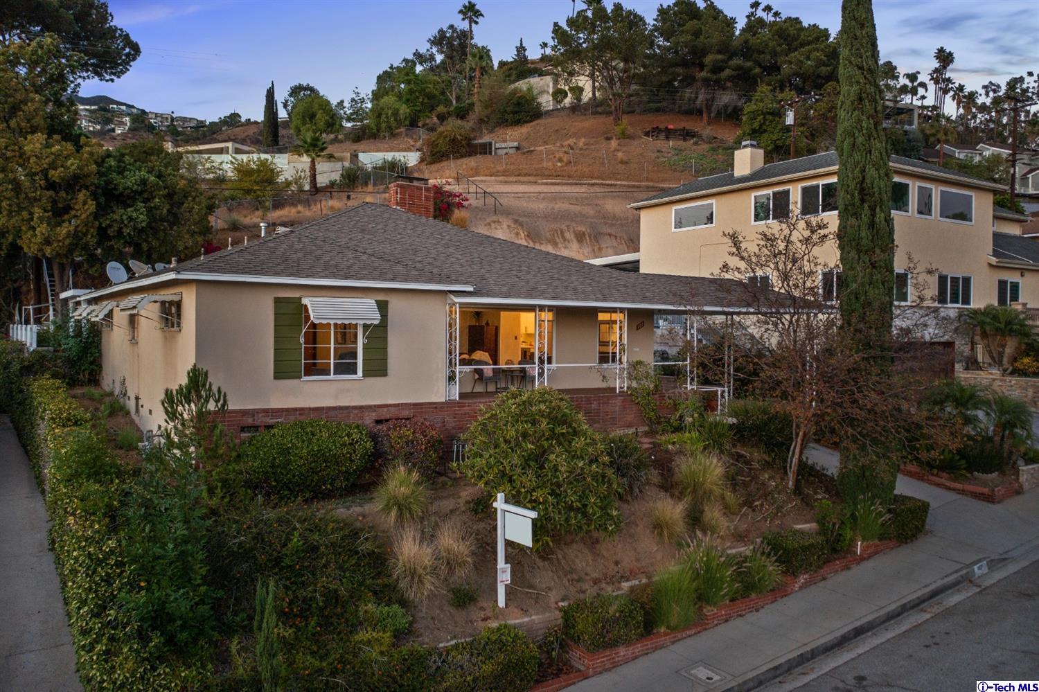 107 East Kenneth Road Glendale, CA 91207 - Photo 6 of 55 Gallery Image 6