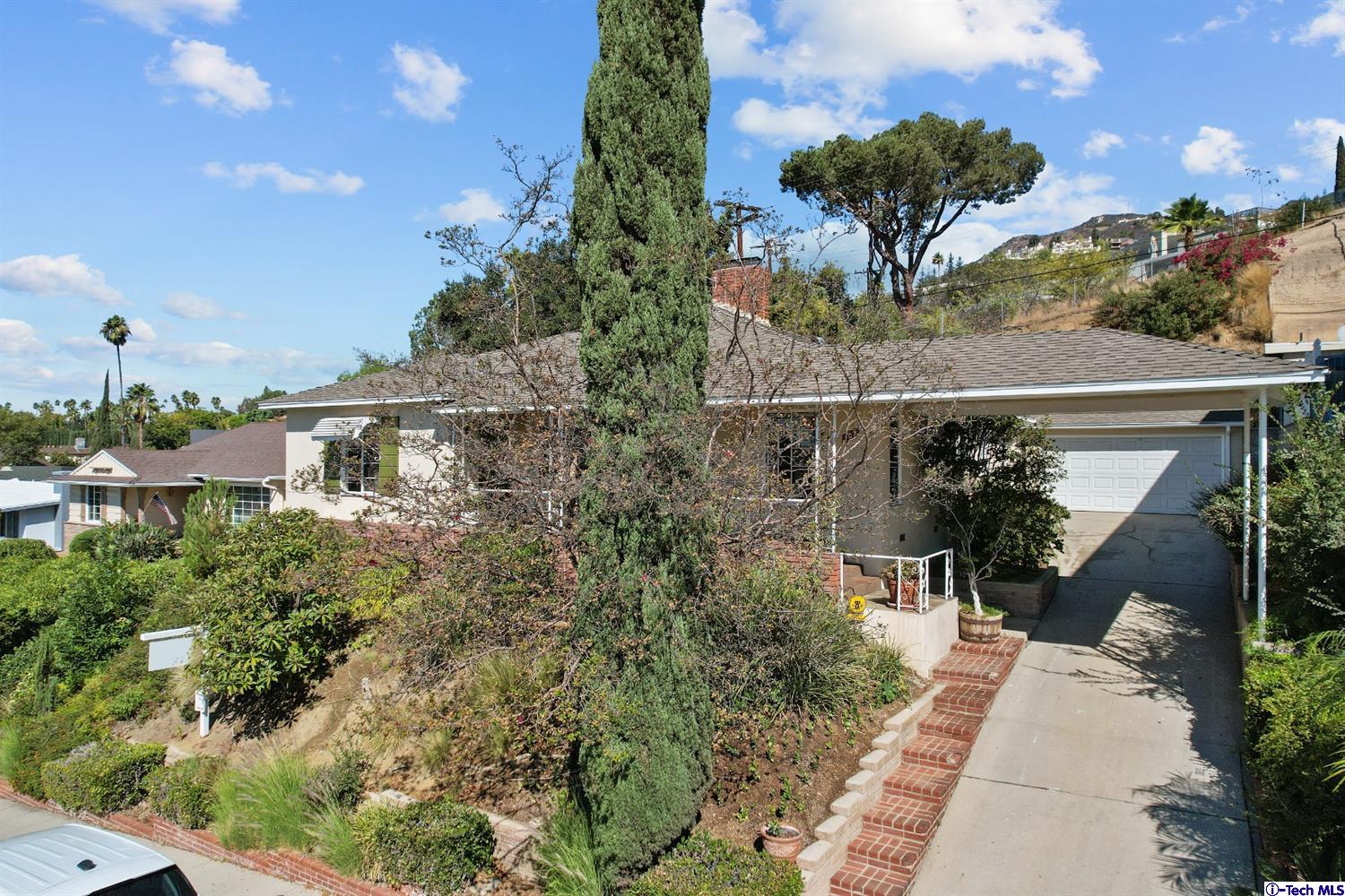 107 East Kenneth Road Glendale, CA 91207 - Photo 7 of 55 Gallery Image 7