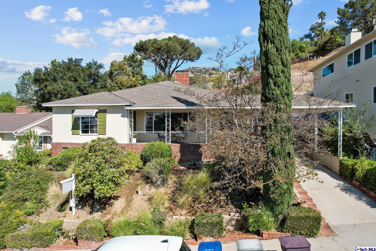 107 East Kenneth Road Glendale, CA 91207 - Photo 8 of 55 Gallery Image 8