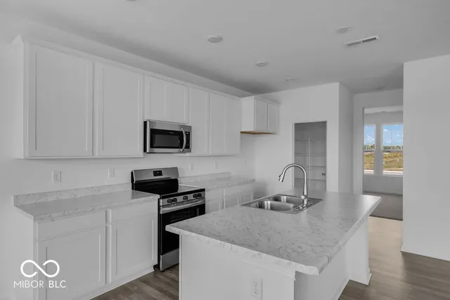 $329,999 | 2169 Aviary Lane, Danville, IN 46122