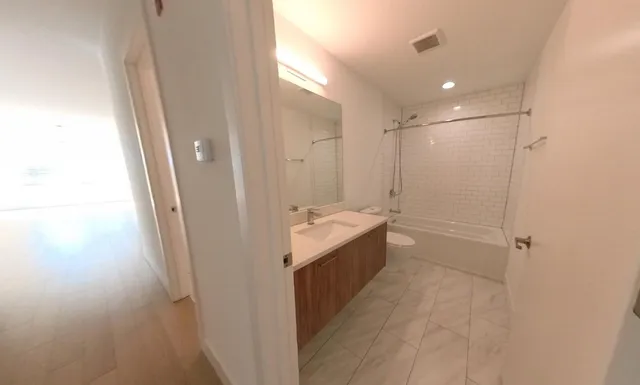 $6,400 | 1121 Greenleaf Avenue, Unit 401, Wilmette, IL 60091