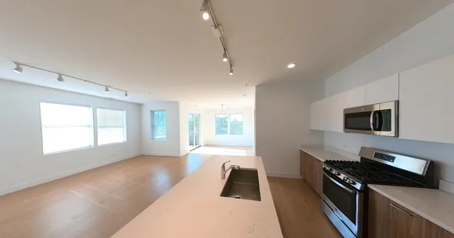 $6,400 | 1121 Greenleaf Avenue, Unit 401, Wilmette, IL 60091