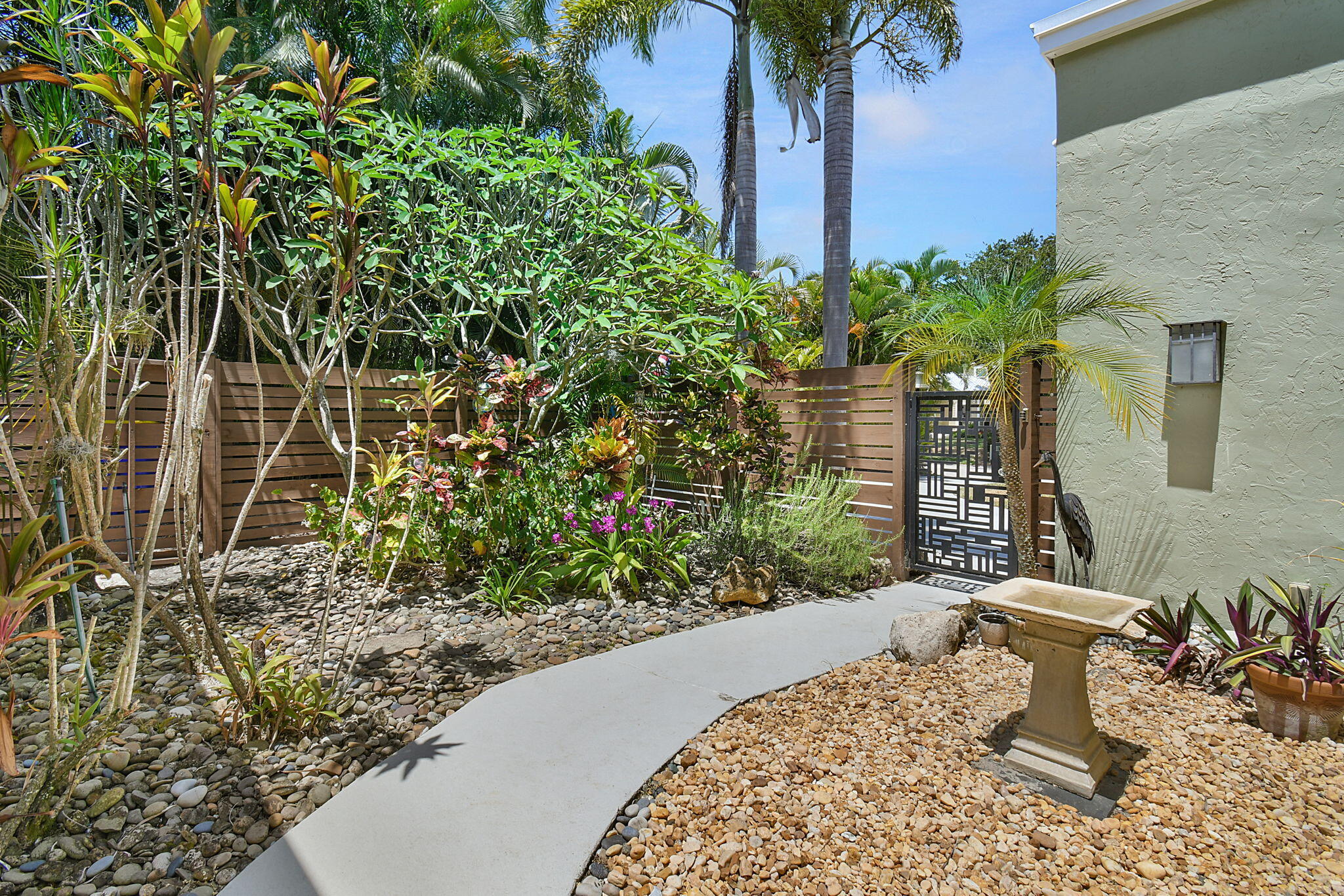 1 Riverview Drive Stuart, FL 34996 - Photo 11 of 70 Private Front Door Courtyard