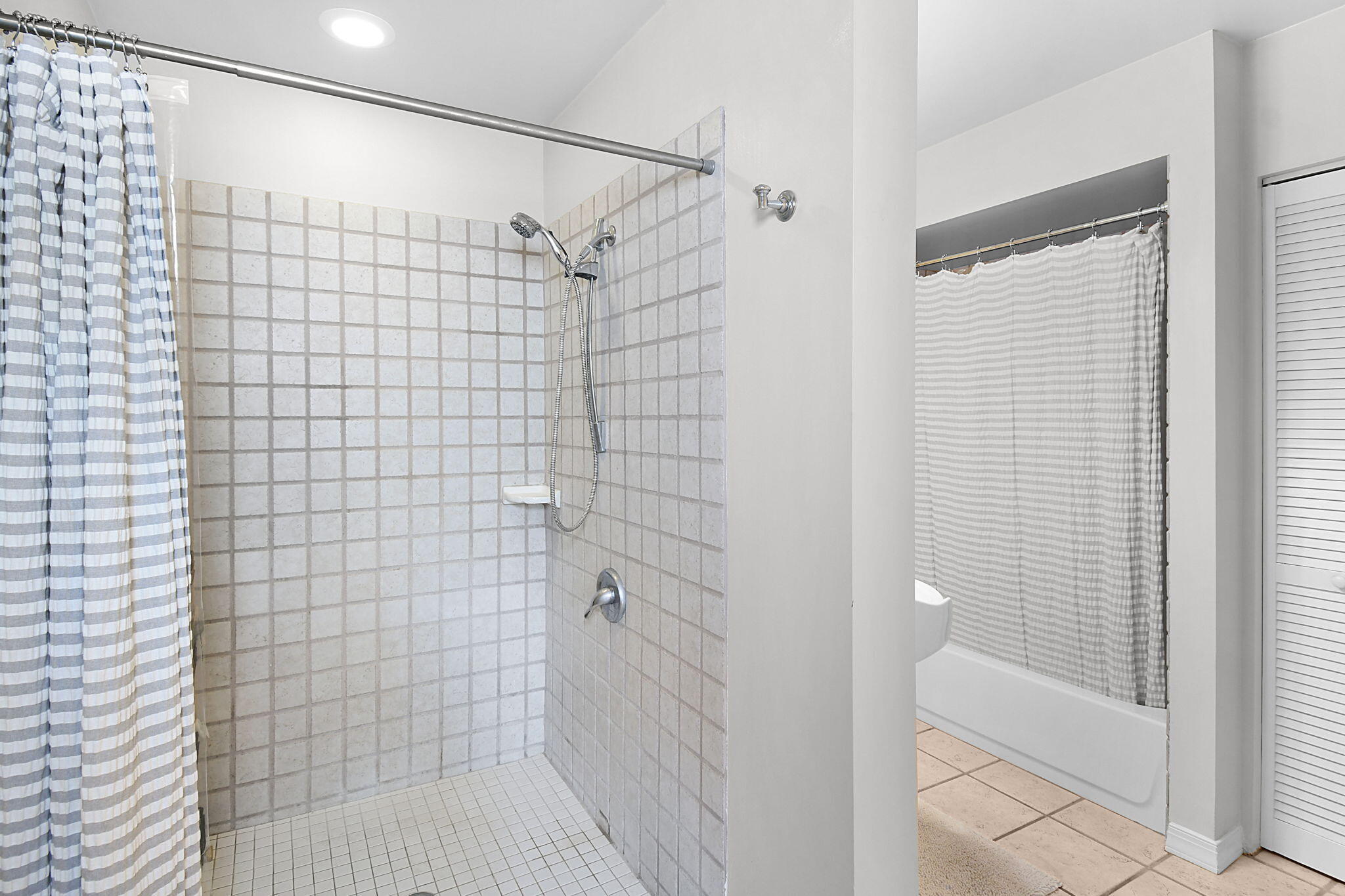 1 Riverview Drive Stuart, FL 34996 - Photo 35 of 70 Guest Bath with Separate Shower and Tub