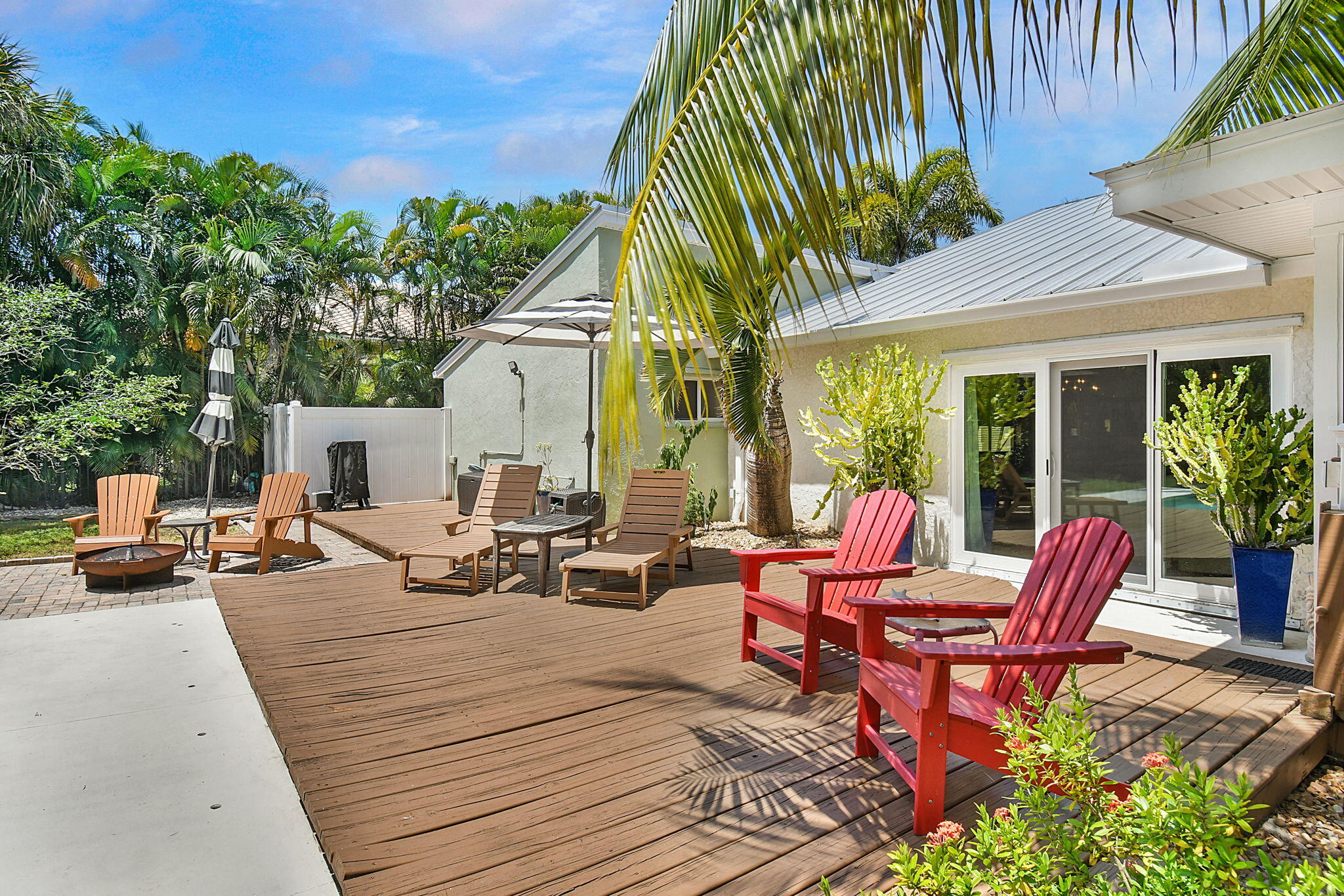 1 Riverview Drive Stuart, FL 34996 - Photo 48 of 70 Wood SundeckDeck