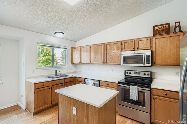 $585,000 | 10672 Hyacinth Street, Highlands Ranch, CO 80129