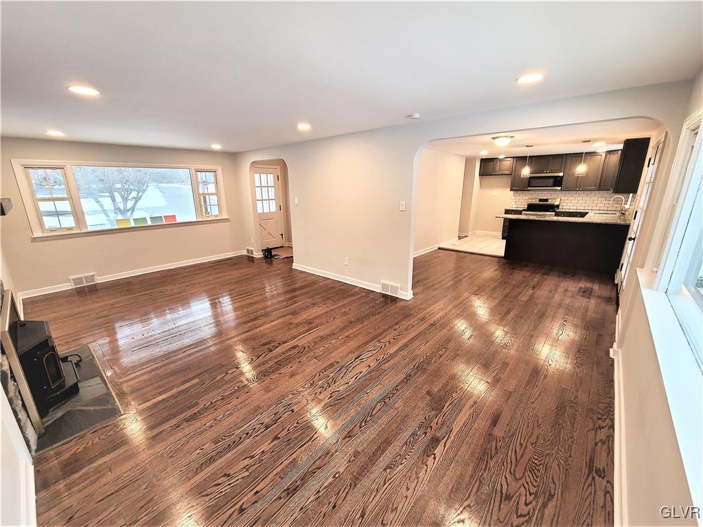 128 Buckingham Drive Bethlehem, PA 18017 - Photo 9 of 29