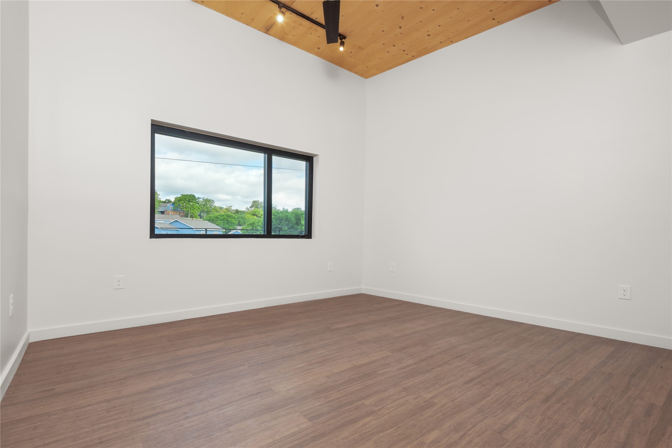 3515 Webberville Road, Unit 302 Austin, TX 78702 - Photo 7 of 15 Gallery Image 7
