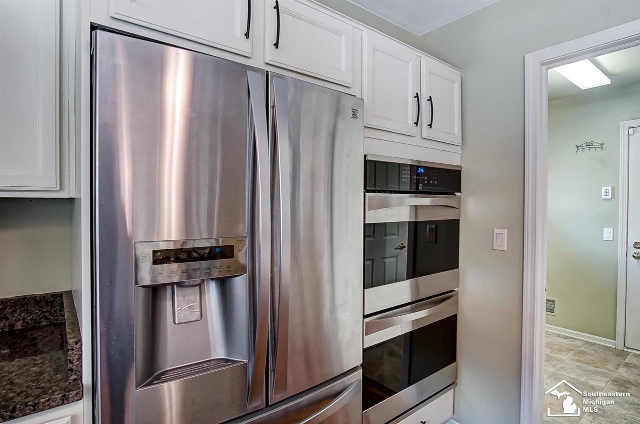 894 Kings Park Road Monroe, MI 48161 - Photo 18 of 54 50000074-17.JPG