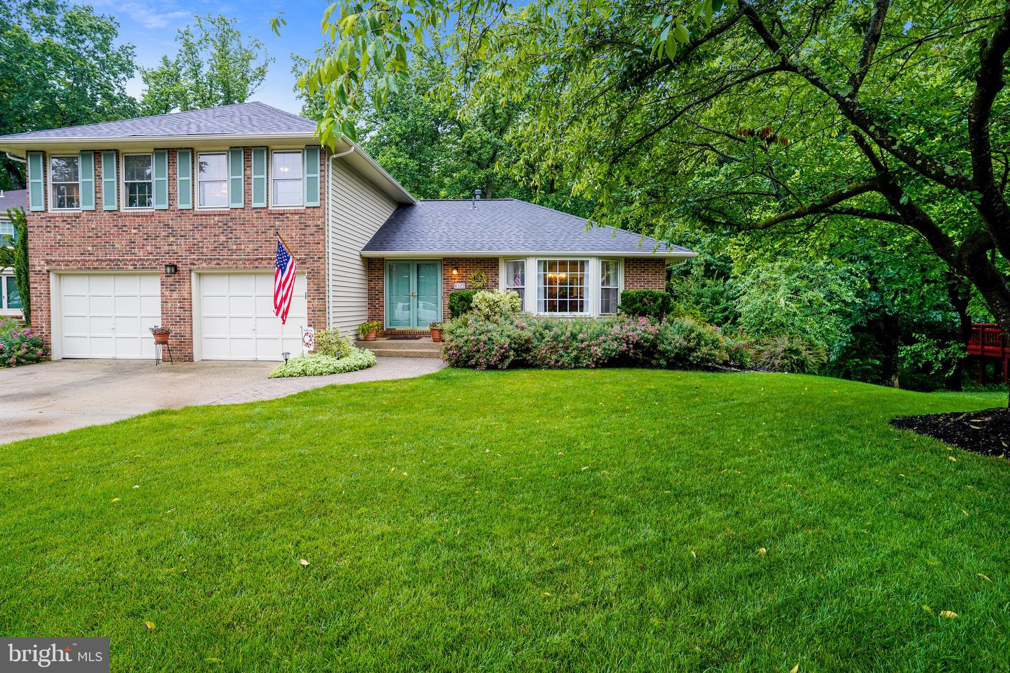 4522 Gilbertson Road Fairfax, VA 22032 - Photo 2 of 65 Meticulously manicured lawn.