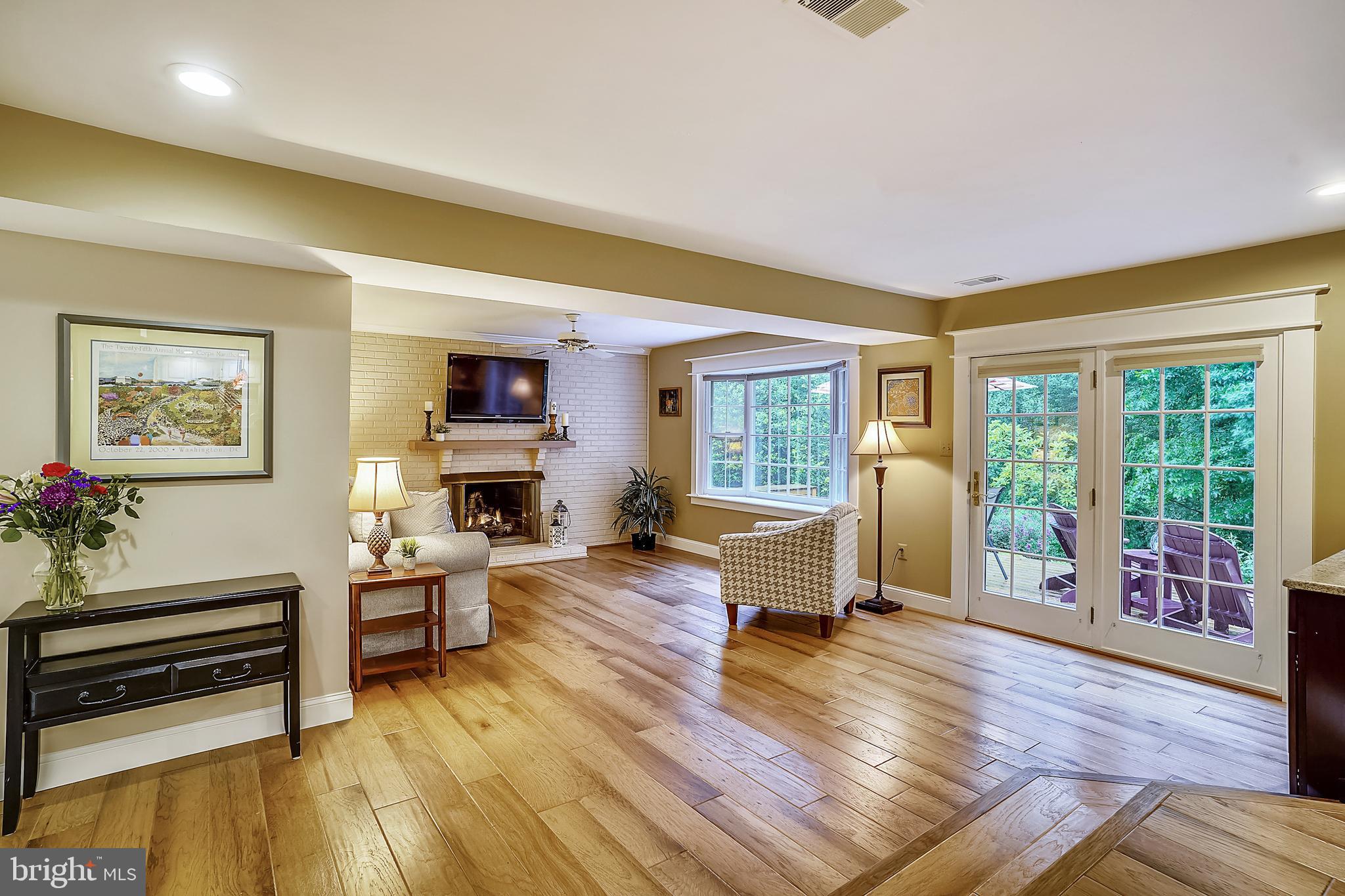 4522 Gilbertson Road Fairfax, VA 22032 - Photo 13 of 65 Comfortable living in the family room.