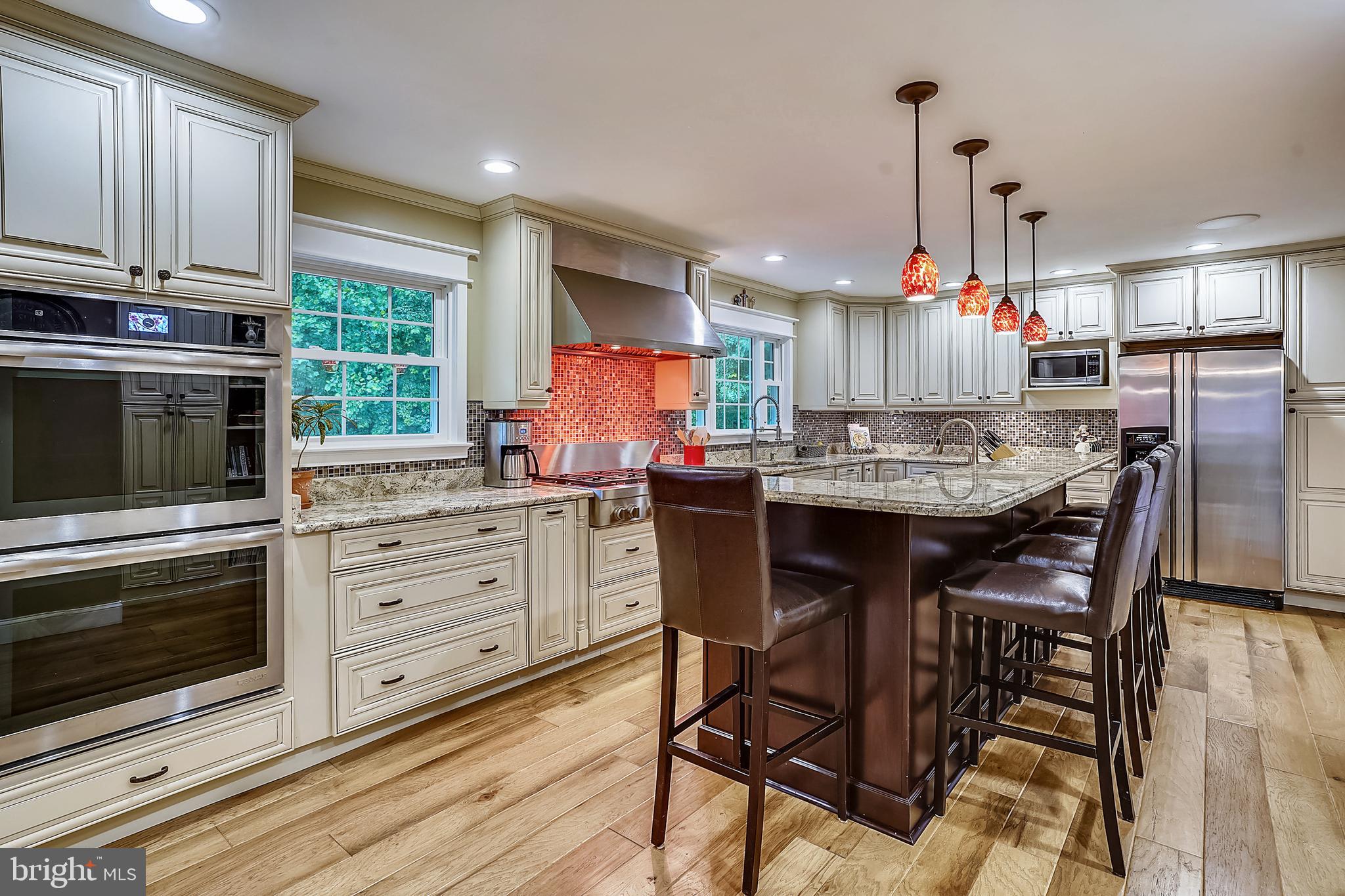 4522 Gilbertson Road Fairfax, VA 22032 - Photo 10 of 65 Glass Tile Backsplash | Receptacles Under Cabinets